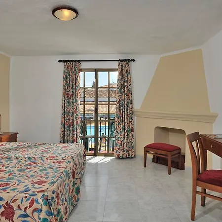 Globales Cortijo Blanco 3* マルベーリャ