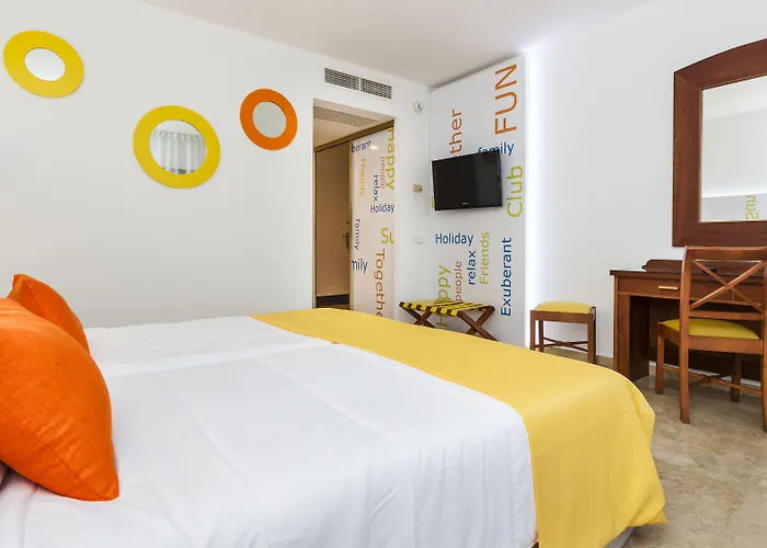 Globales Cortijo Blanco 3* ماربيا