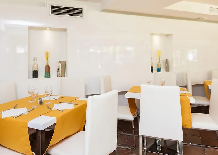 Globales Cortijo Blanco Hotel 3*