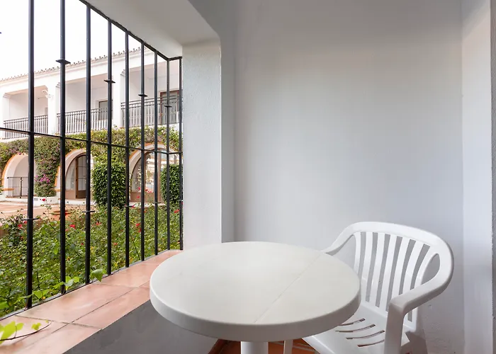 Hotell Globales Cortijo Blanco 3*