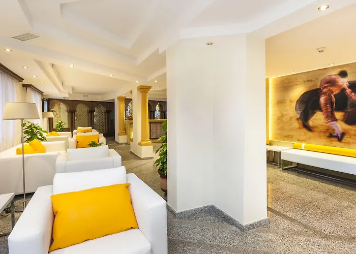 Hotell Globales Cortijo Blanco 3*