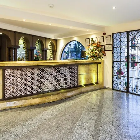 Готель Globales Cortijo Blanco