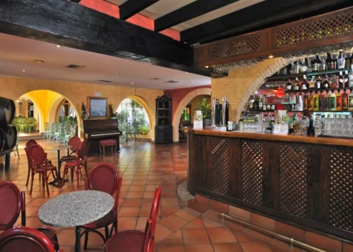 Hotel Globales Cortijo Blanco 3*